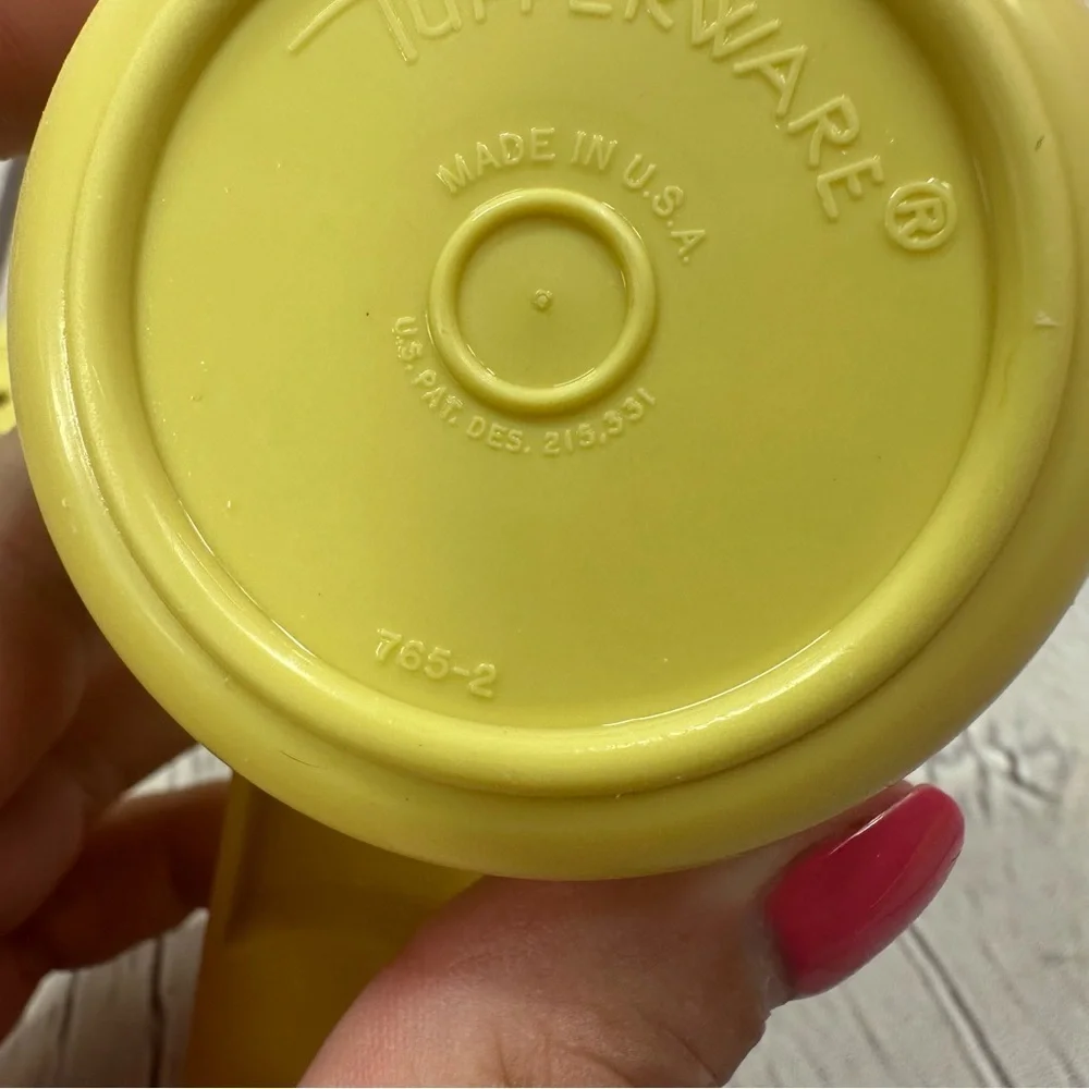 vintage tupperware gold Measuring Cups replacements not a full set